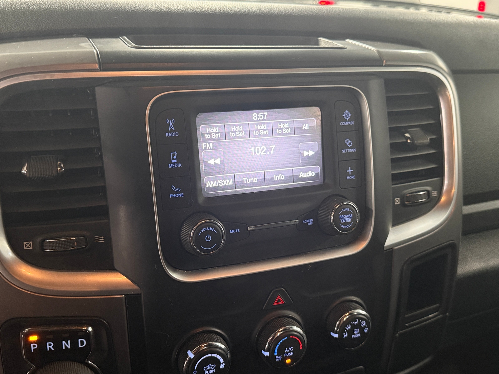 Thumbnail: 2021 RAM 1500 Classic - 4