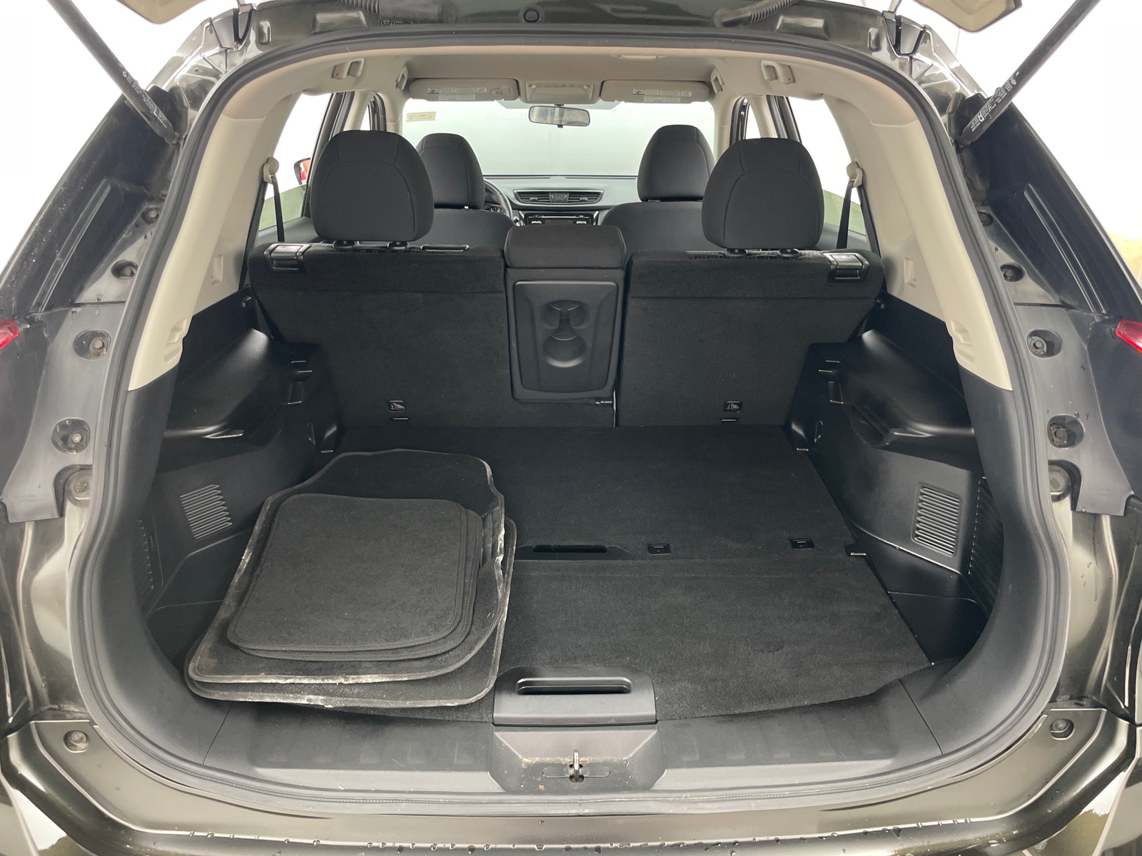 Thumbnail: 2017 Nissan Rogue - 7
