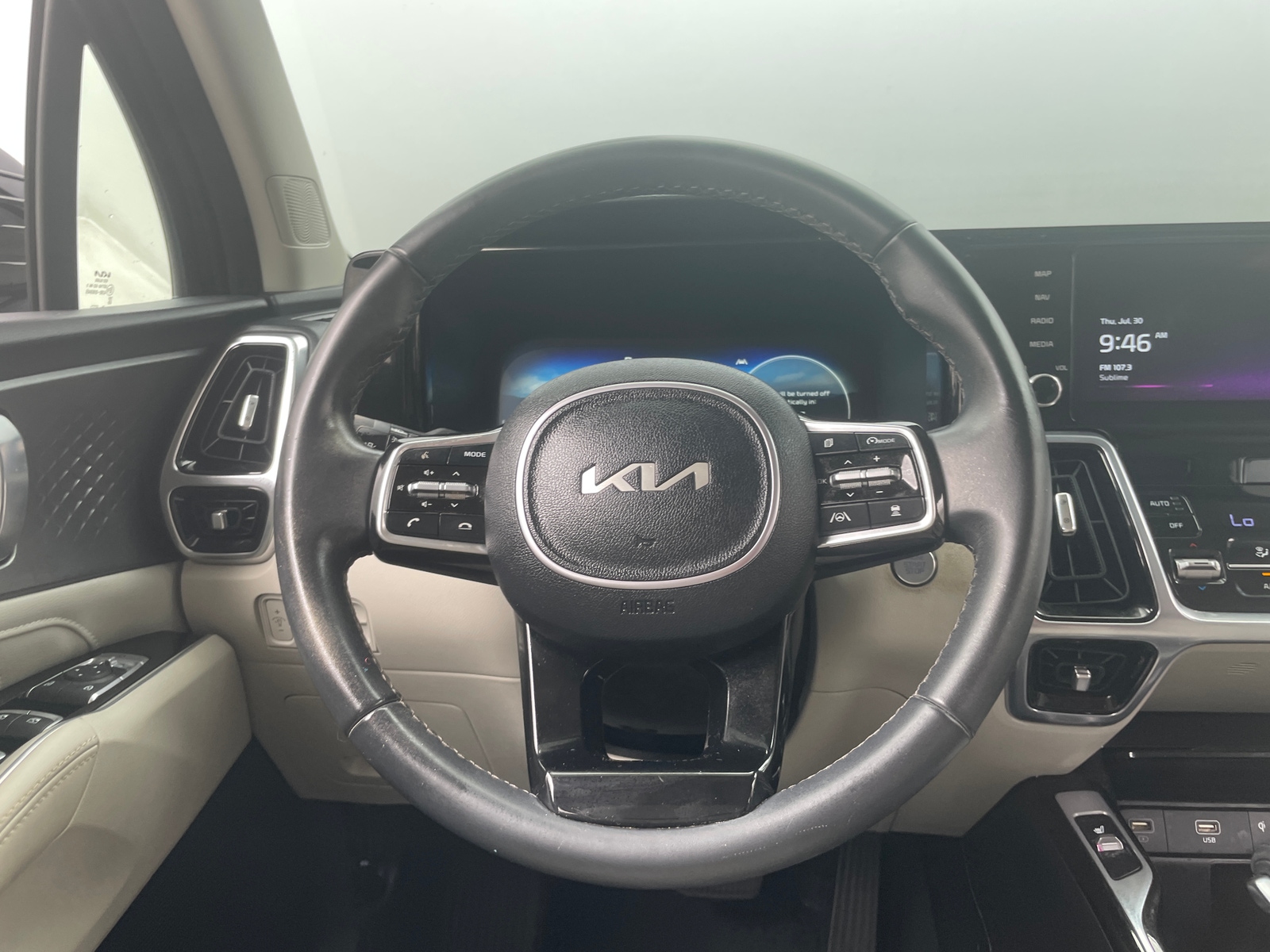 Thumbnail: 2023 Kia Sorento - 4