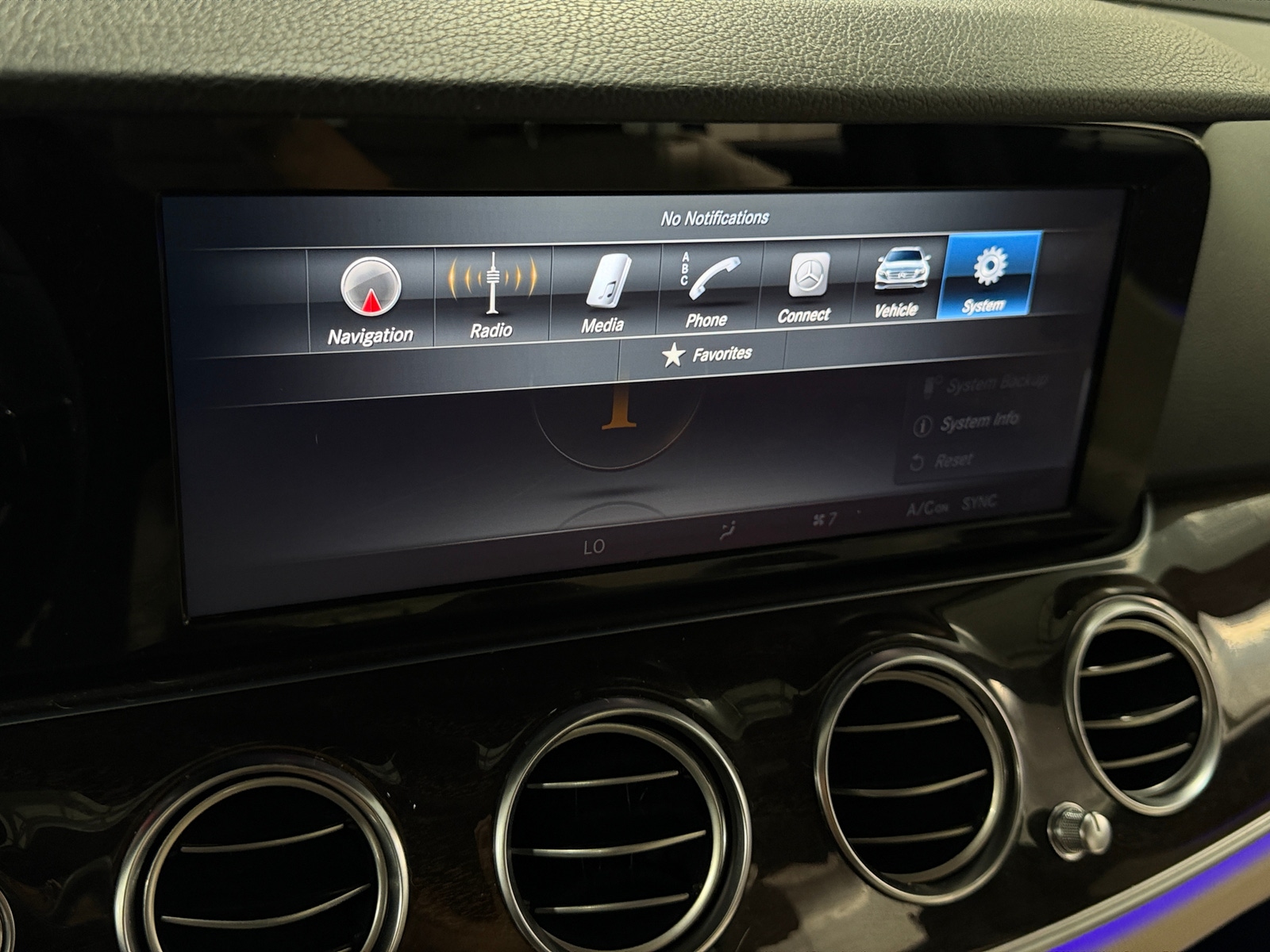 Thumbnail: 2017 Mercedes-Benz E-Class - 3