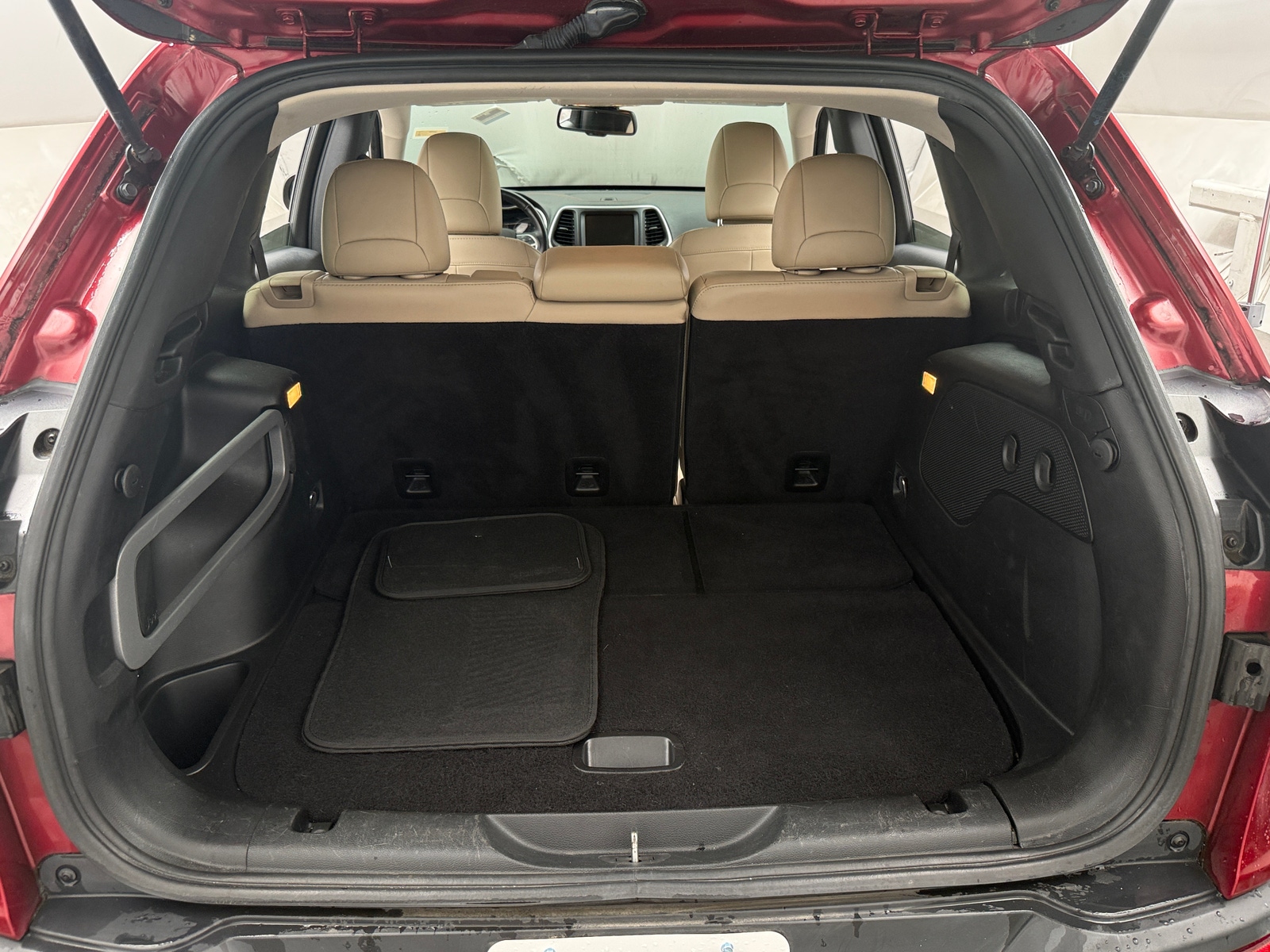 Thumbnail: 2016 Jeep Cherokee - 6