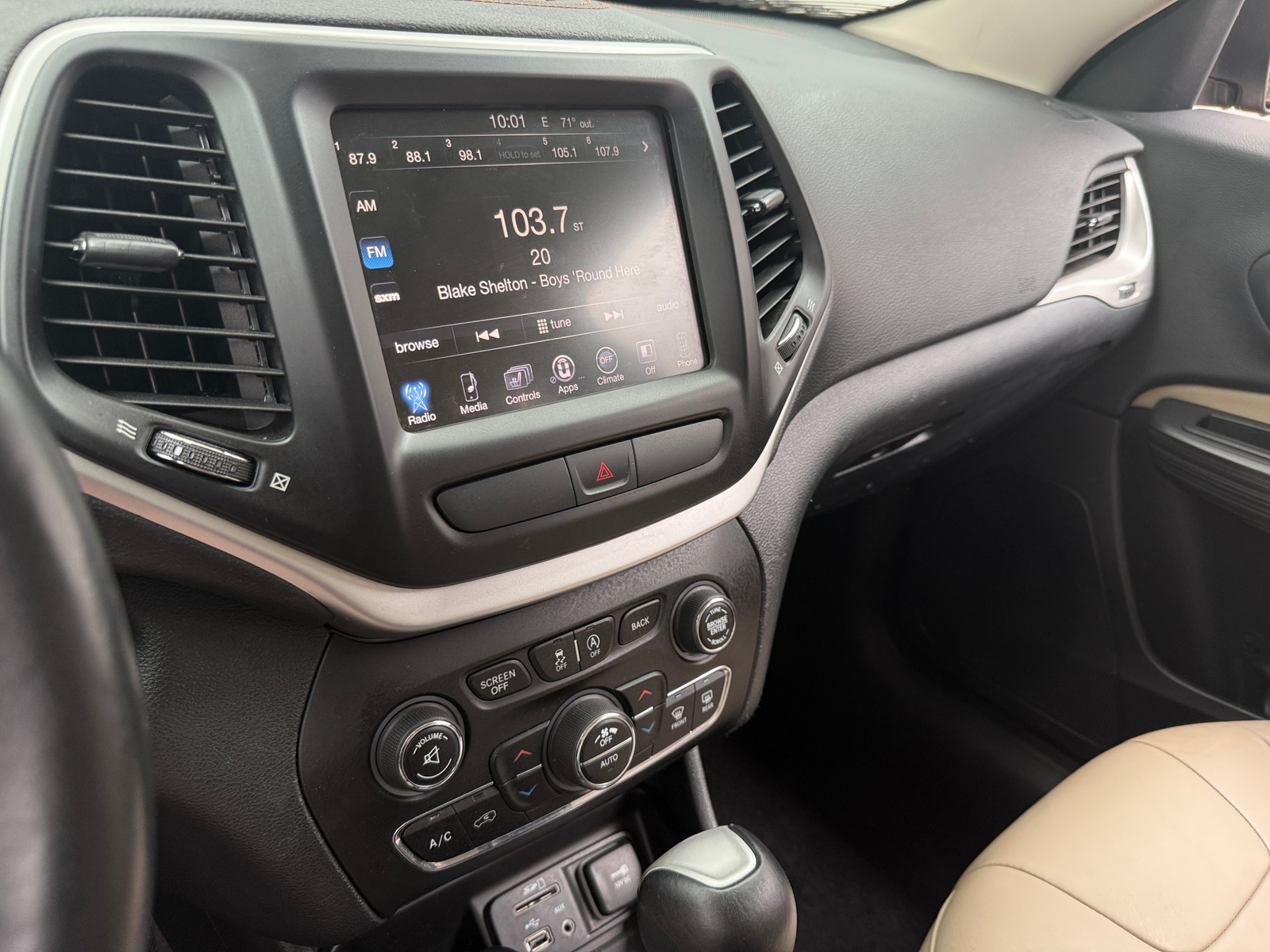 Thumbnail: 2016 Jeep Cherokee - 3
