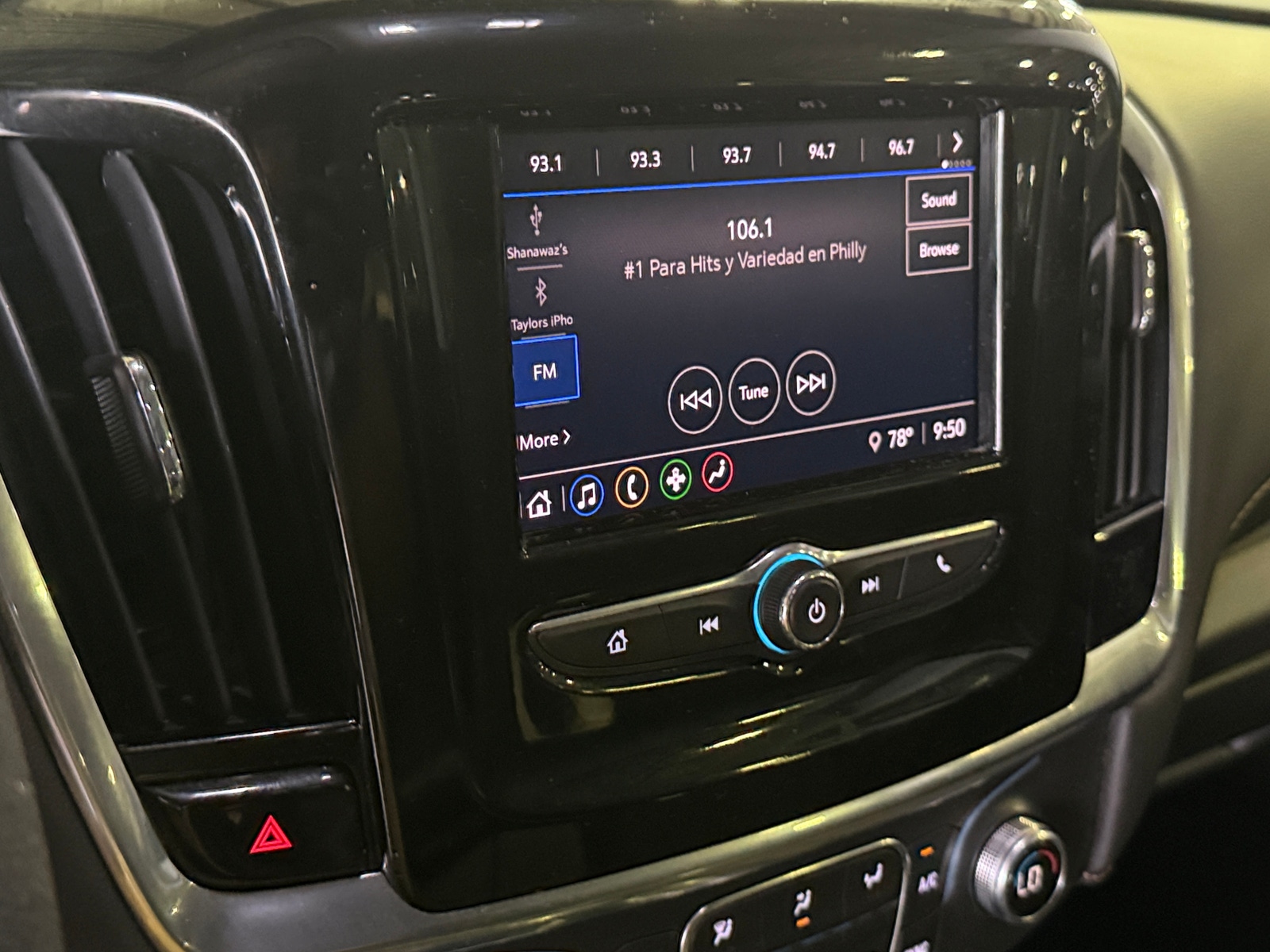 Thumbnail: 2021 Chevrolet Traverse - 4