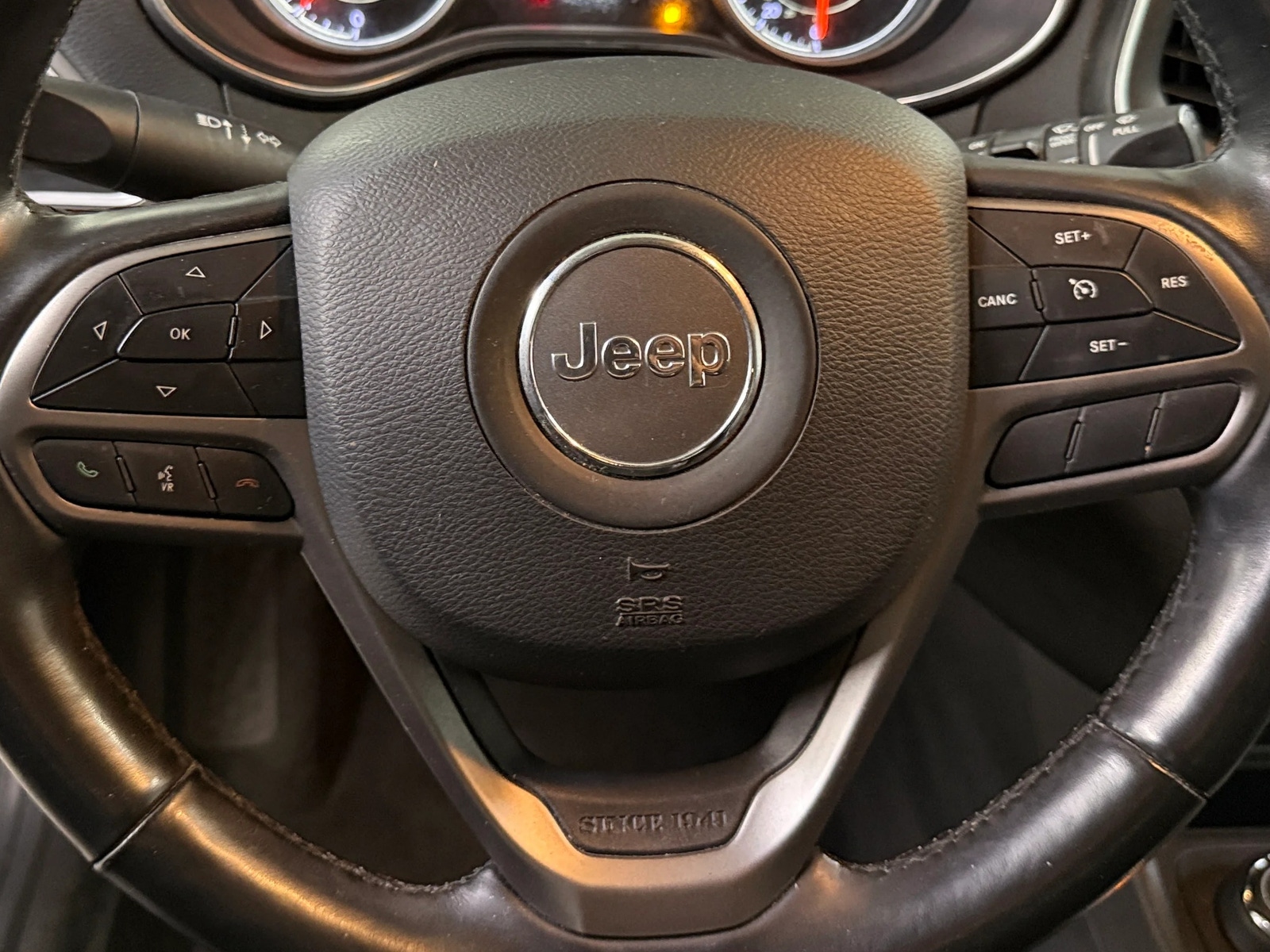 Thumbnail: 2019 Jeep Cherokee - 5