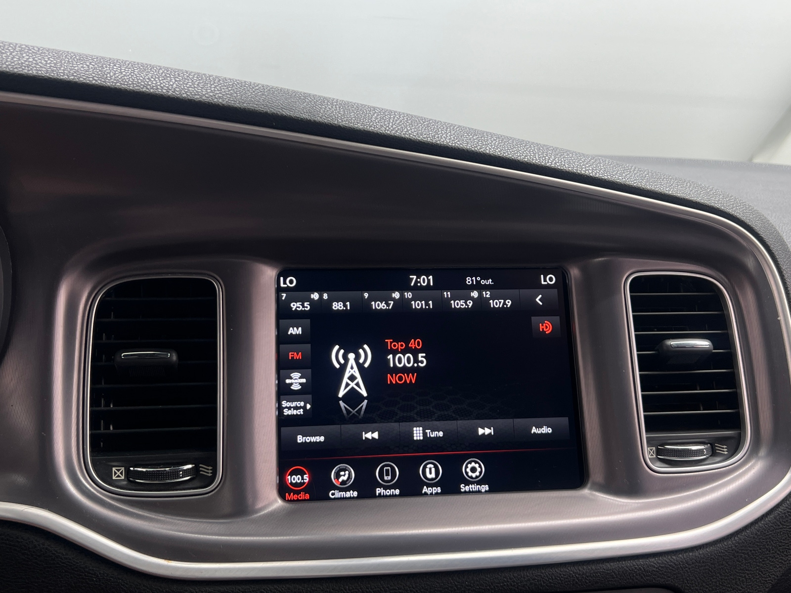 Thumbnail: 2020 Dodge Charger - 4