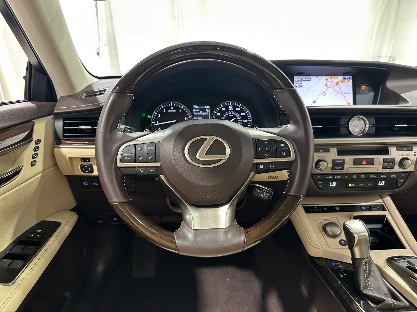 Thumbnail: 2016 Lexus ES - 4