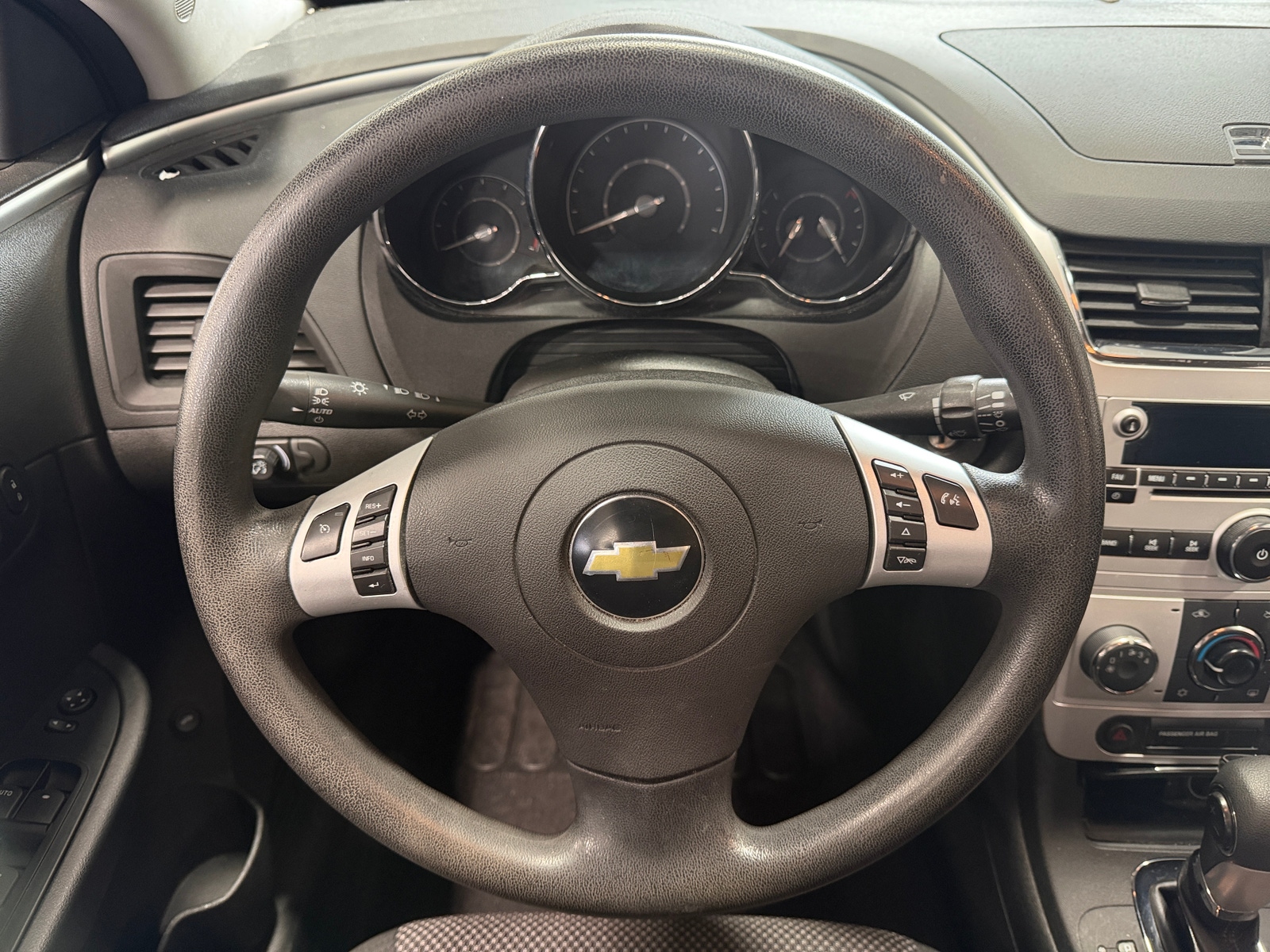 Thumbnail: 2011 Chevrolet Malibu - 5