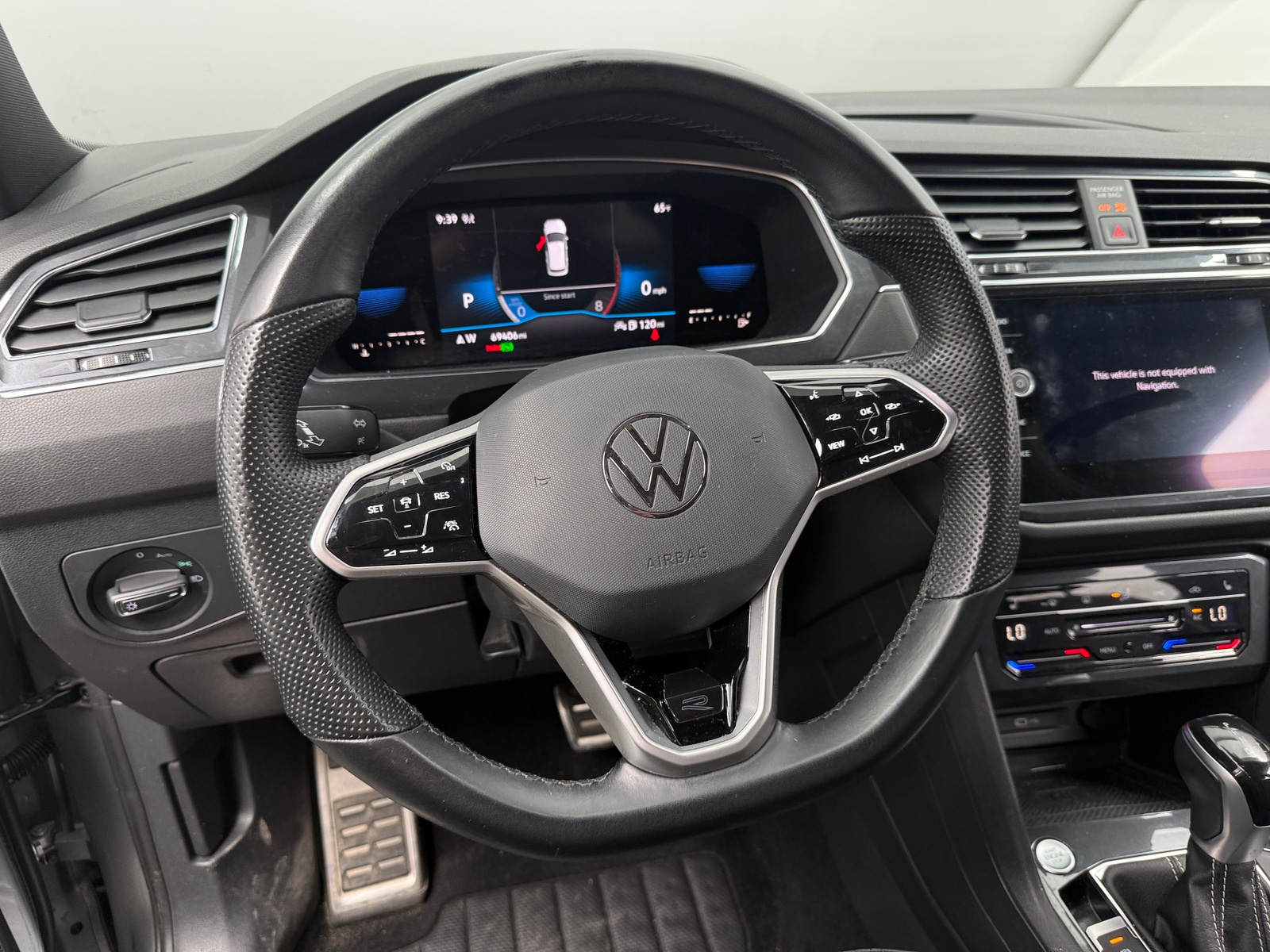 Thumbnail: 2022 Volkswagen Tiguan - 4
