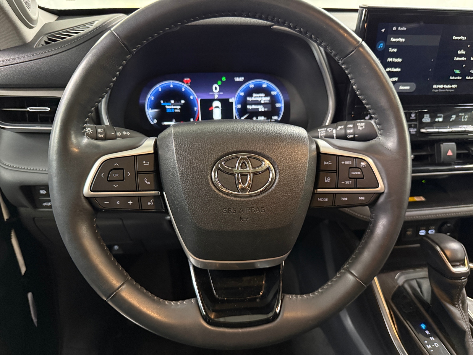 Thumbnail: 2023 Toyota Highlander - 4