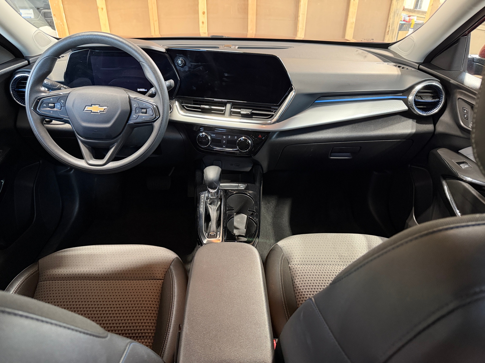 Thumbnail: 2025 Chevrolet Trax - 2