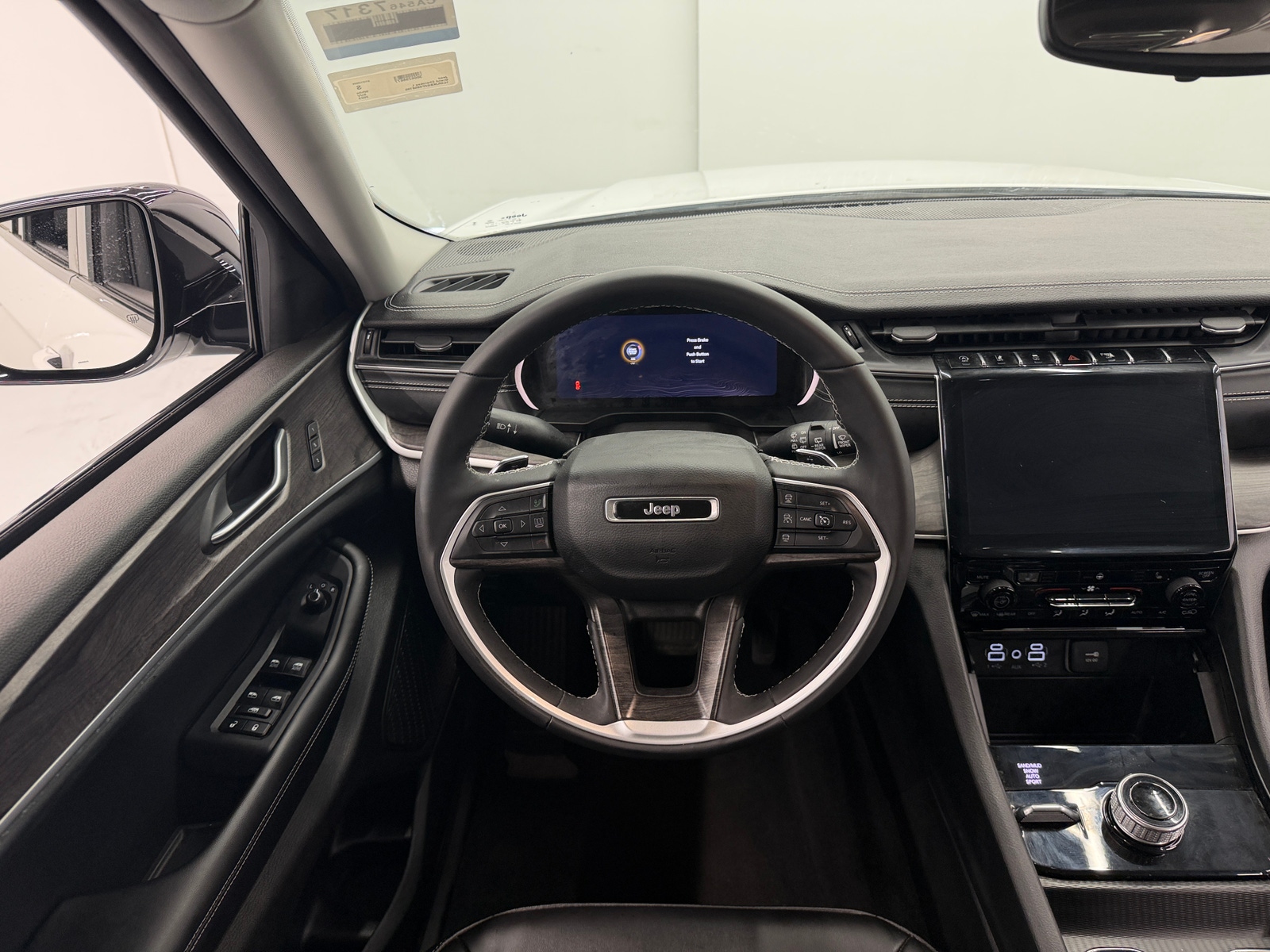 Thumbnail: 2023 Jeep Grand Cherokee L - 4