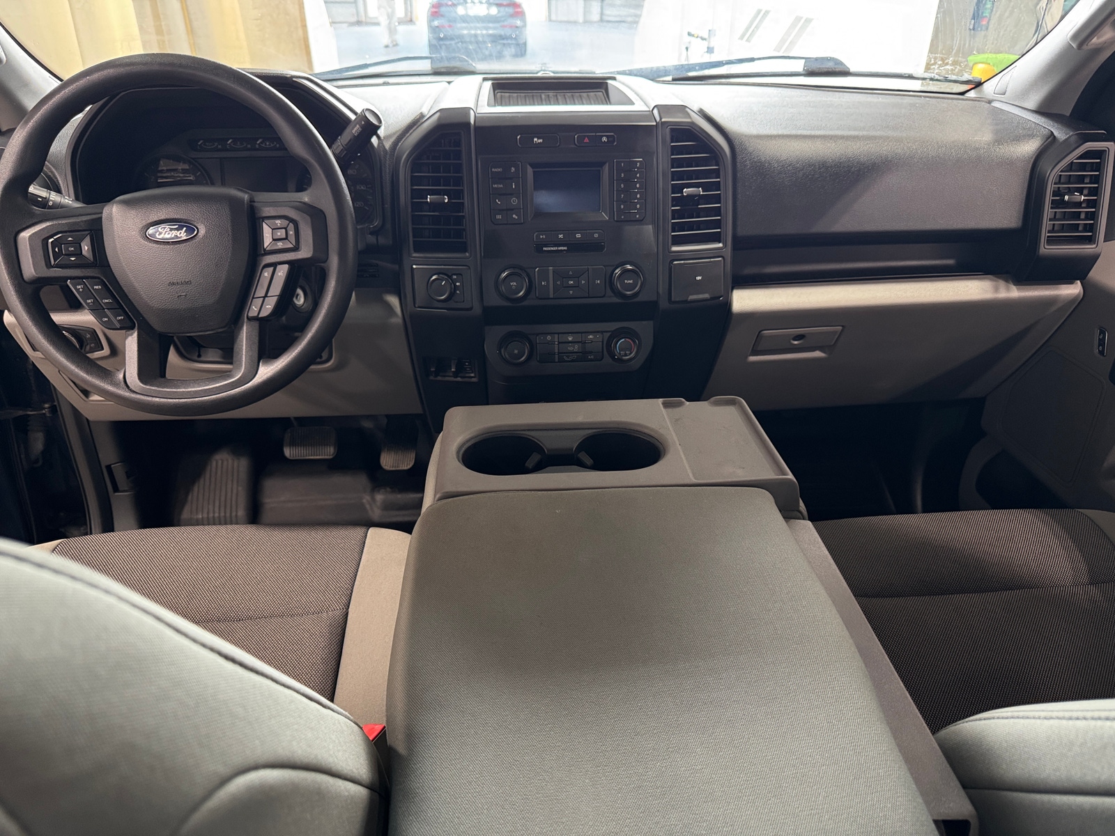 Thumbnail: 2019 Ford Econoline - 3