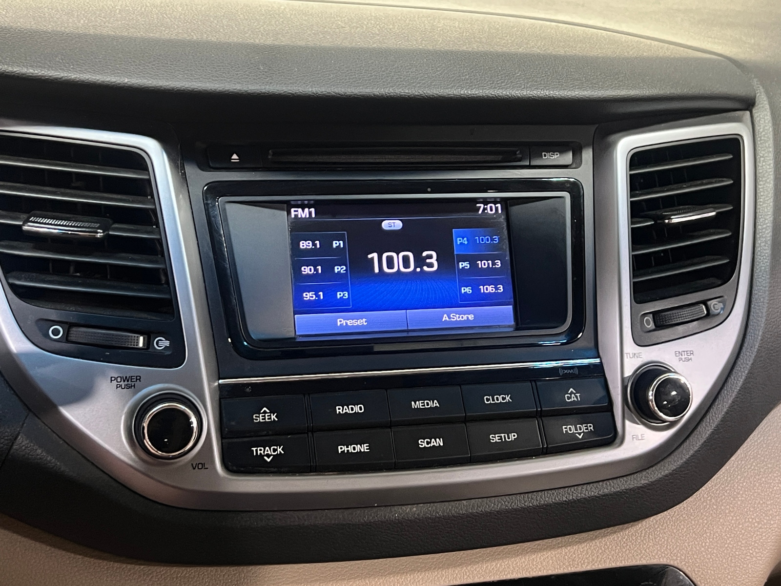 Thumbnail: 2017 Hyundai Tucson - 4