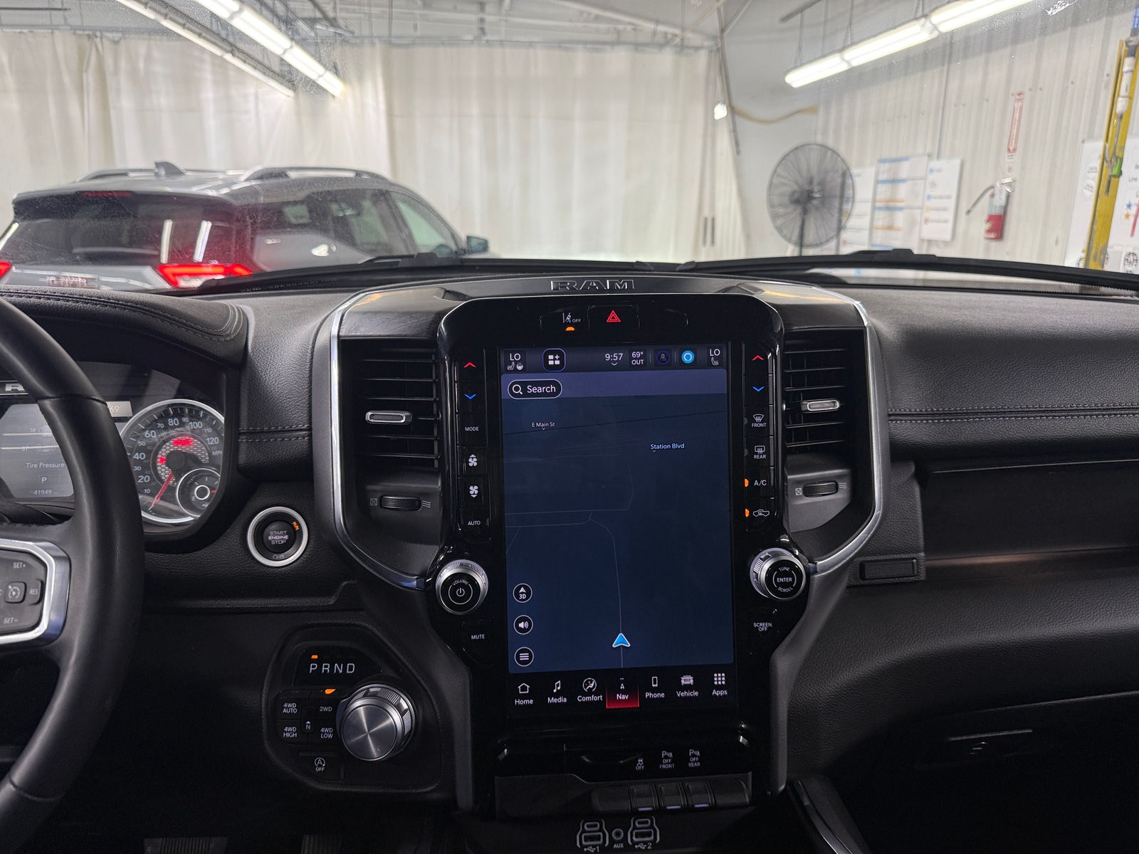Thumbnail: 2025 RAM 1500 - 3