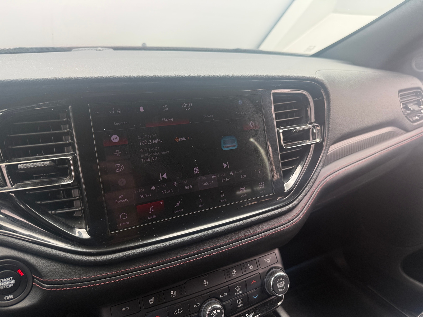 Thumbnail: 2022 Dodge Durango - 3