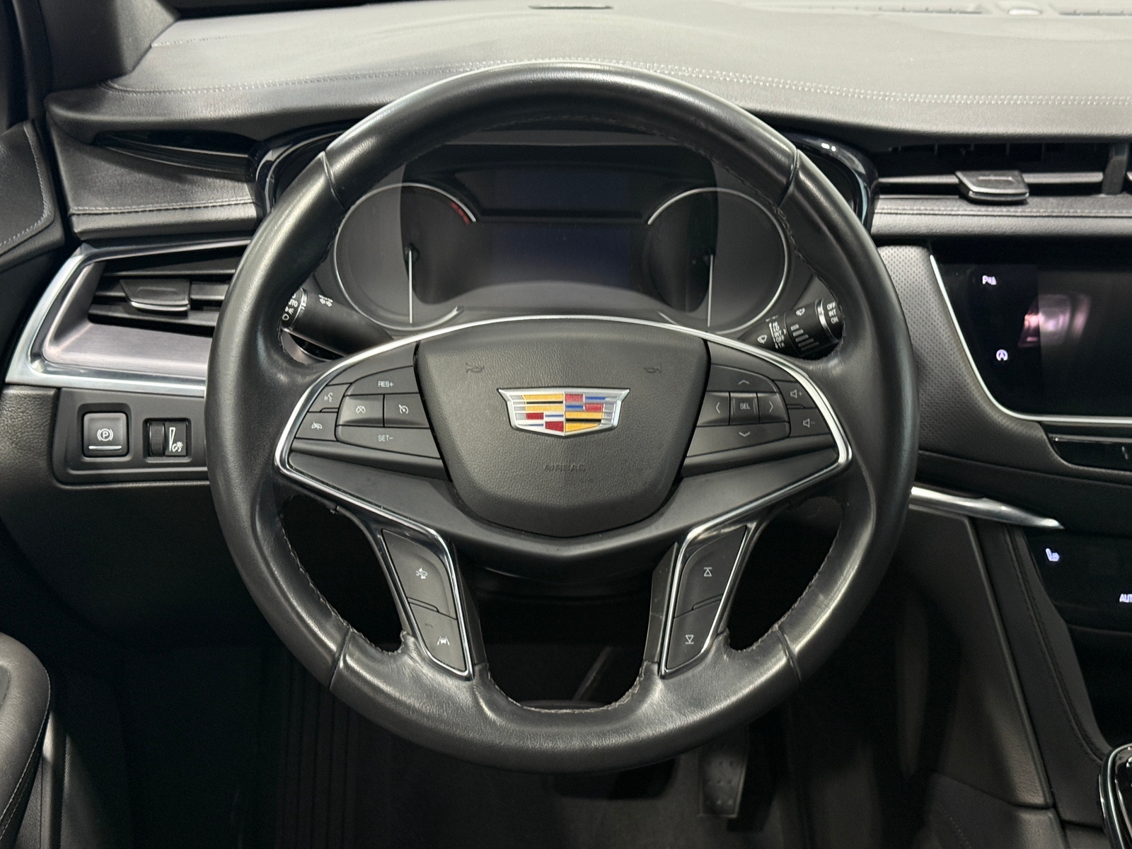 Thumbnail: 2023 Cadillac XT5 - 4