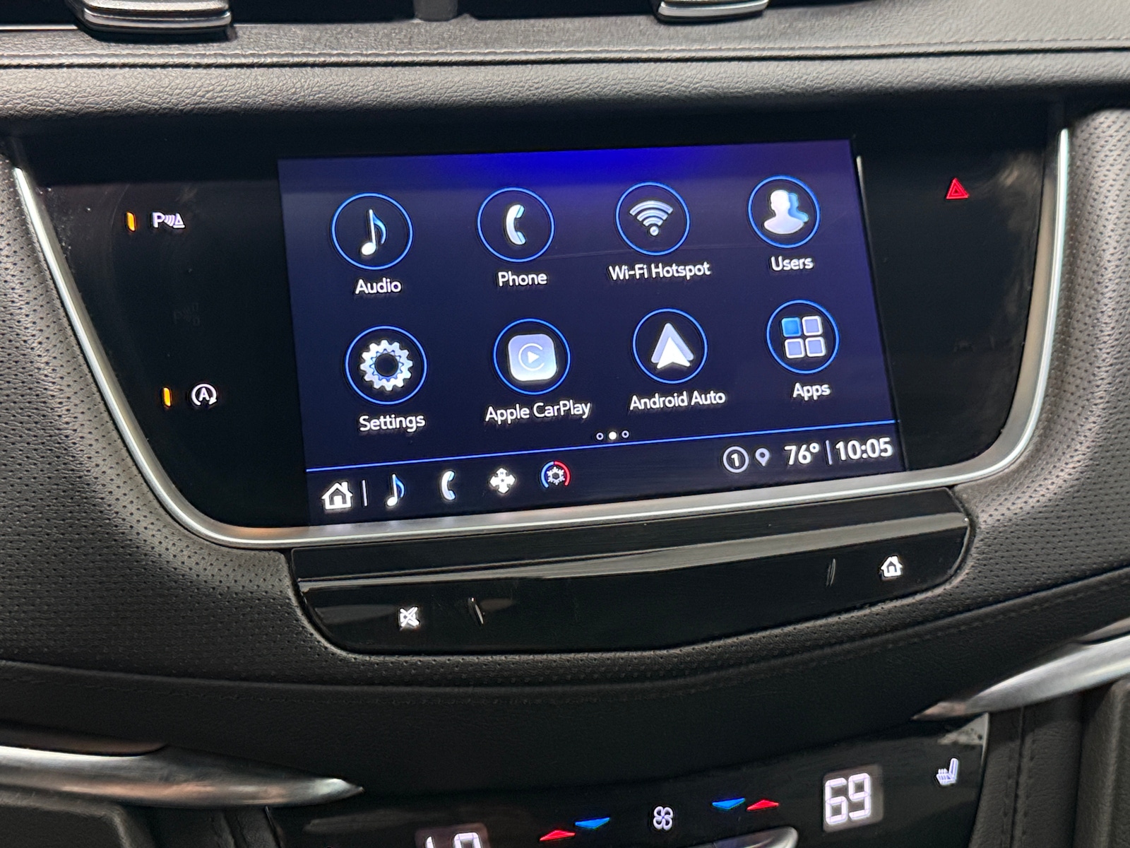 Thumbnail: 2023 Cadillac XT5 - 3