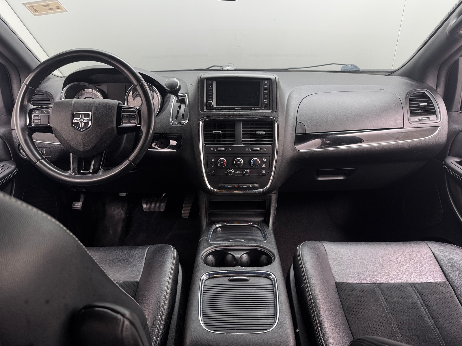 Thumbnail: 2018 Dodge Grand Caravan - 2