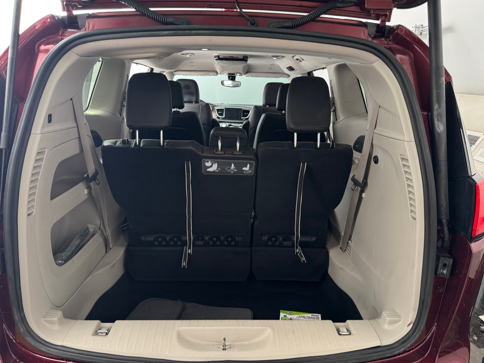 Thumbnail: 2018 Chrysler Pacifica - 6