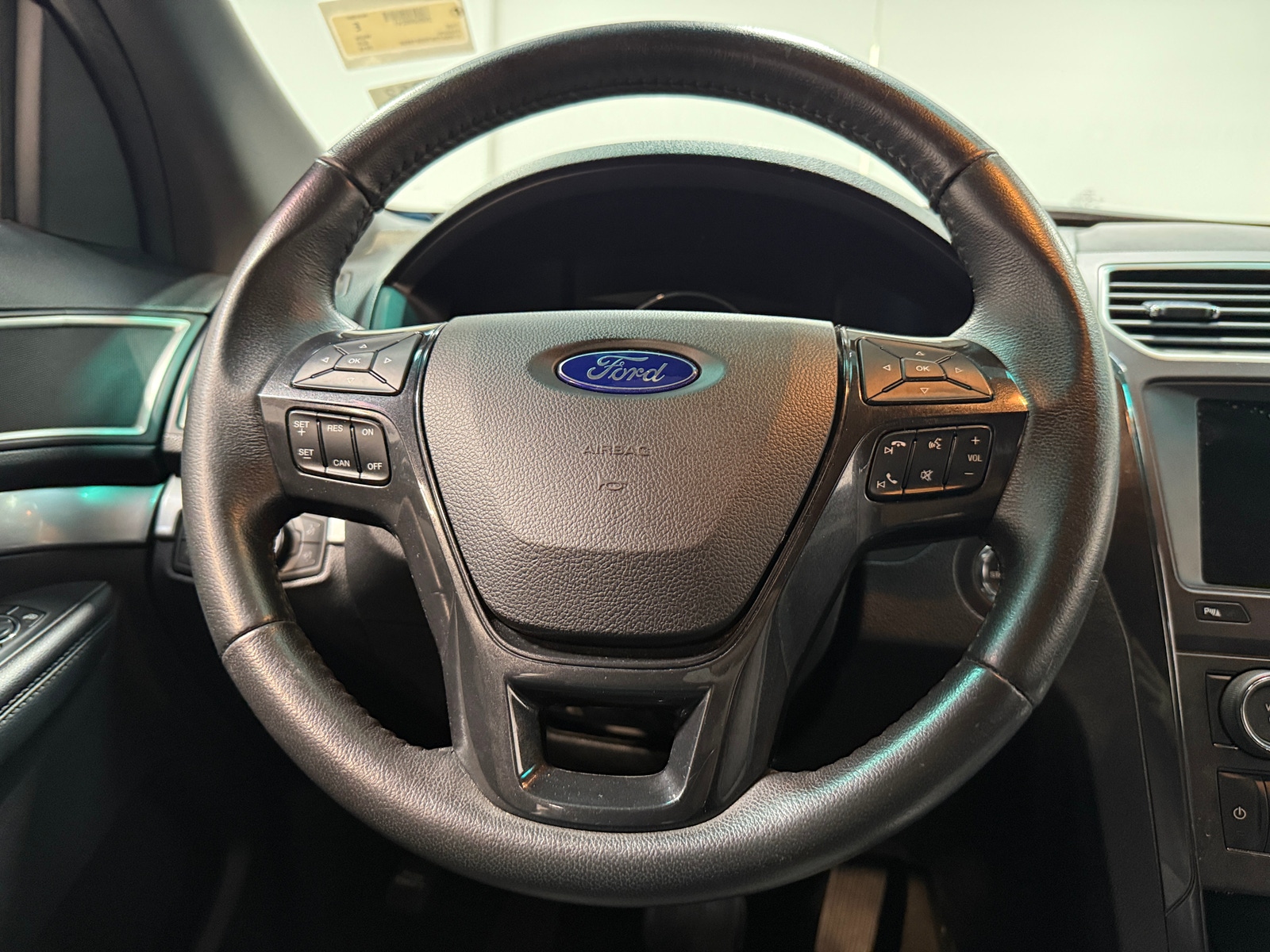 Thumbnail: 2016 Ford Explorer - 4