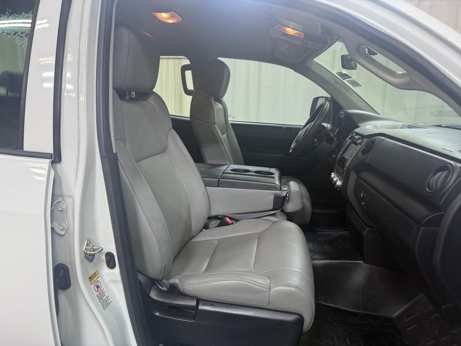 Thumbnail: 2016 Toyota Tundra - 2