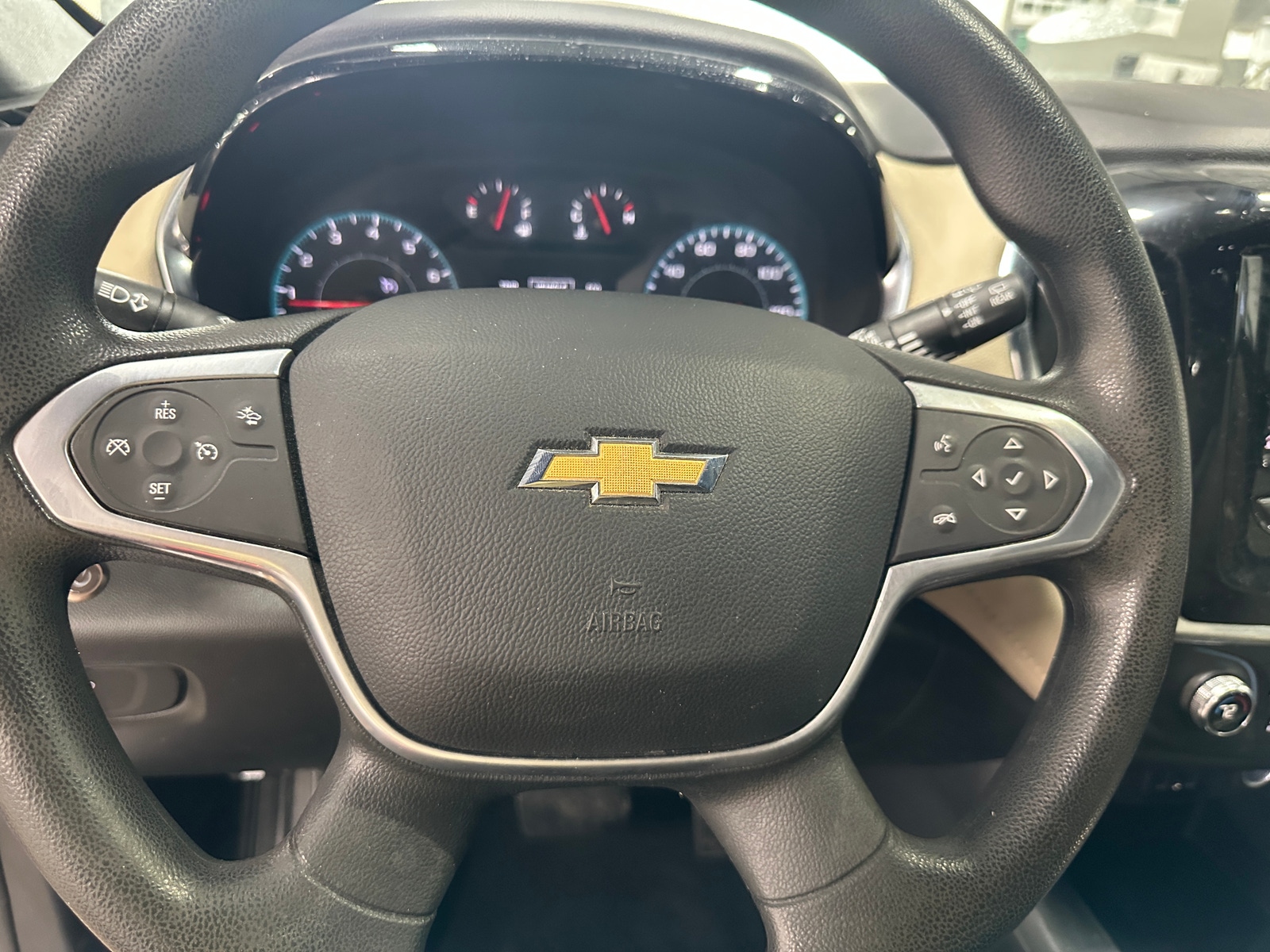 Thumbnail: 2022 Chevrolet Traverse - 5