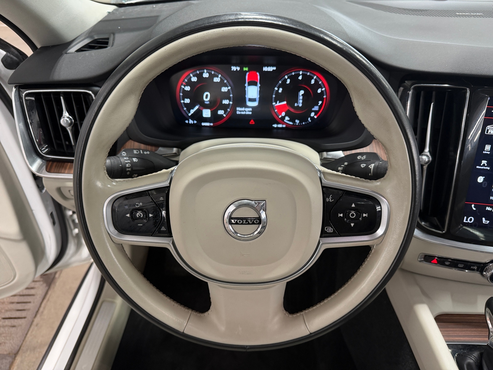 Thumbnail: 2019 Volvo S60 - 4