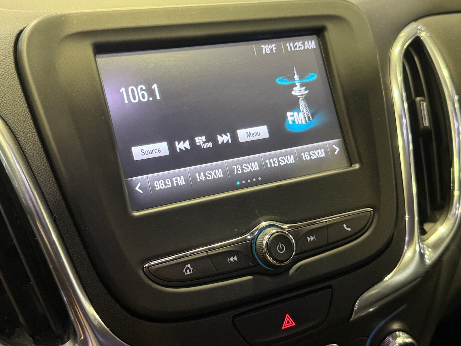 Thumbnail: 2018 Chevrolet Equinox - 4