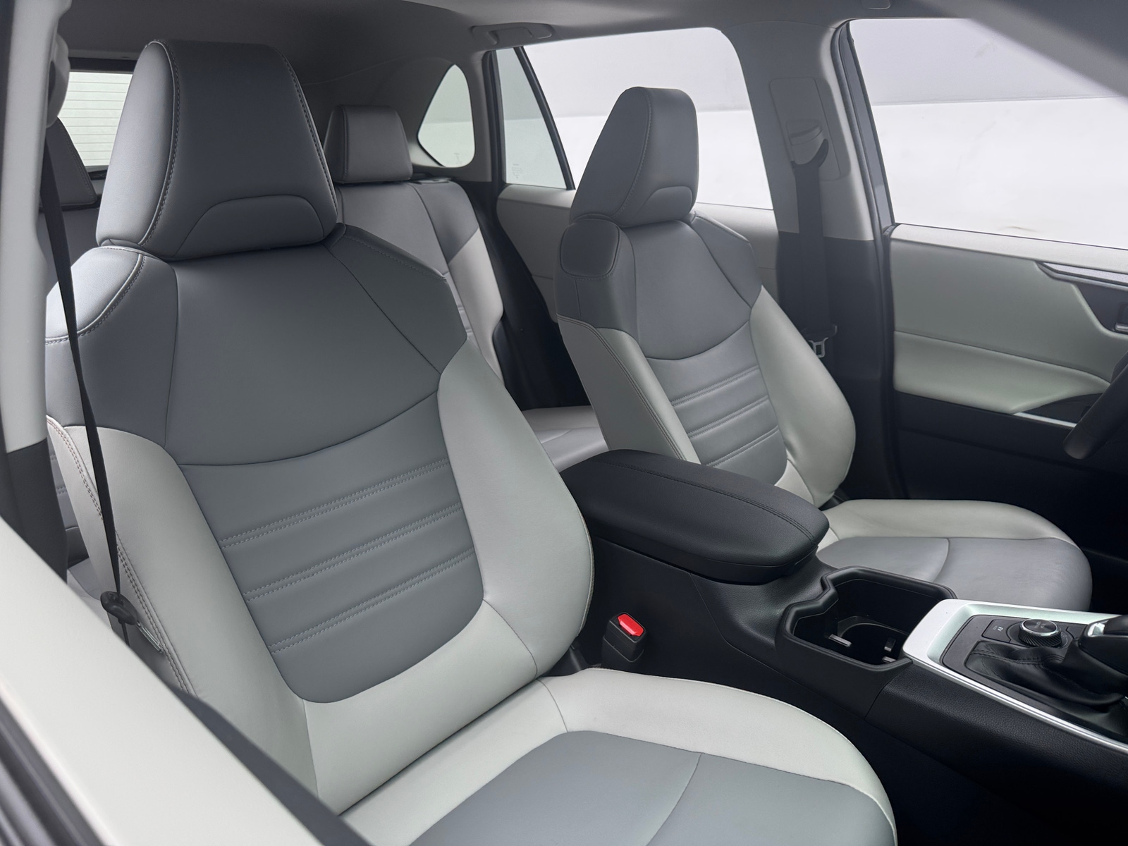 Thumbnail: 2022 Toyota RAV4 - 2