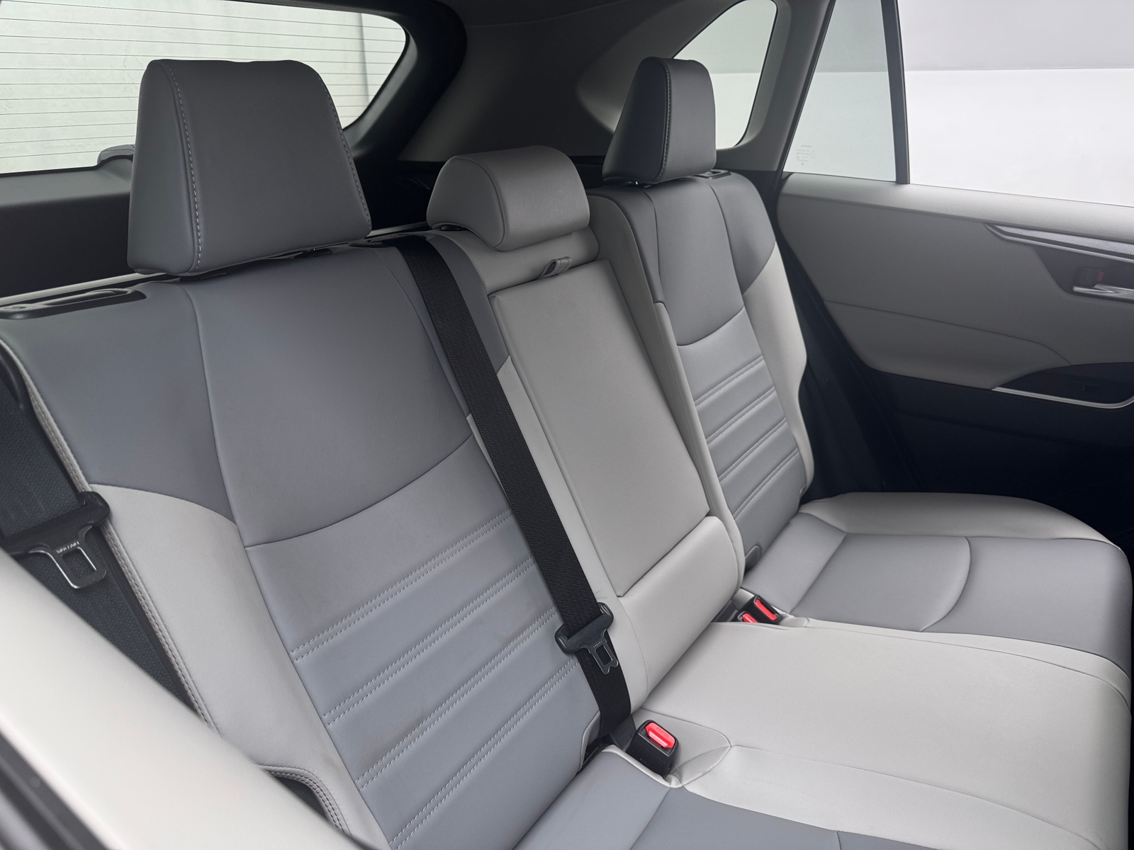 Thumbnail: 2022 Toyota RAV4 - 6