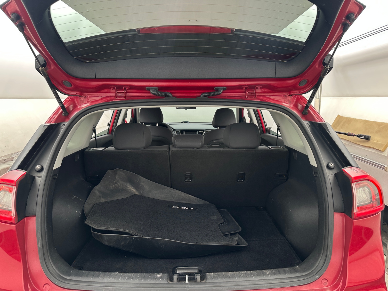 Thumbnail: 2018 Kia Niro - 7