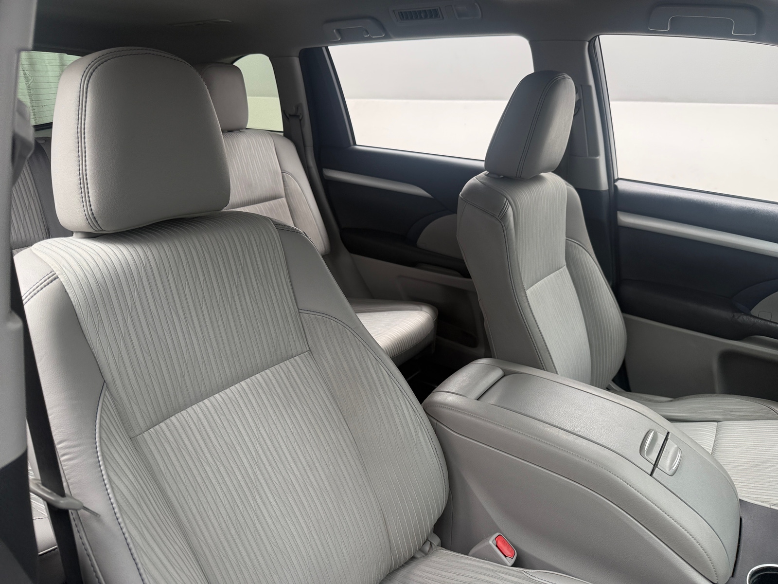 Thumbnail: 2016 Toyota Highlander - 2