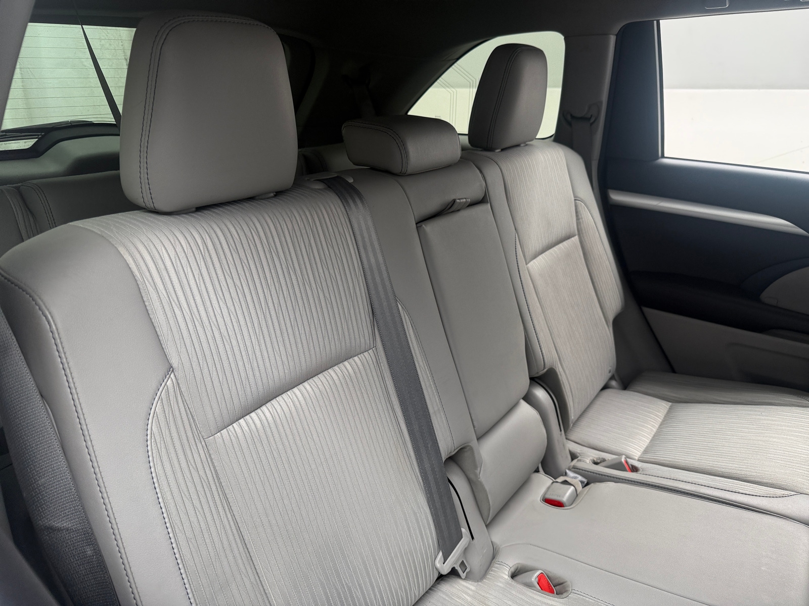 Thumbnail: 2016 Toyota Highlander - 6