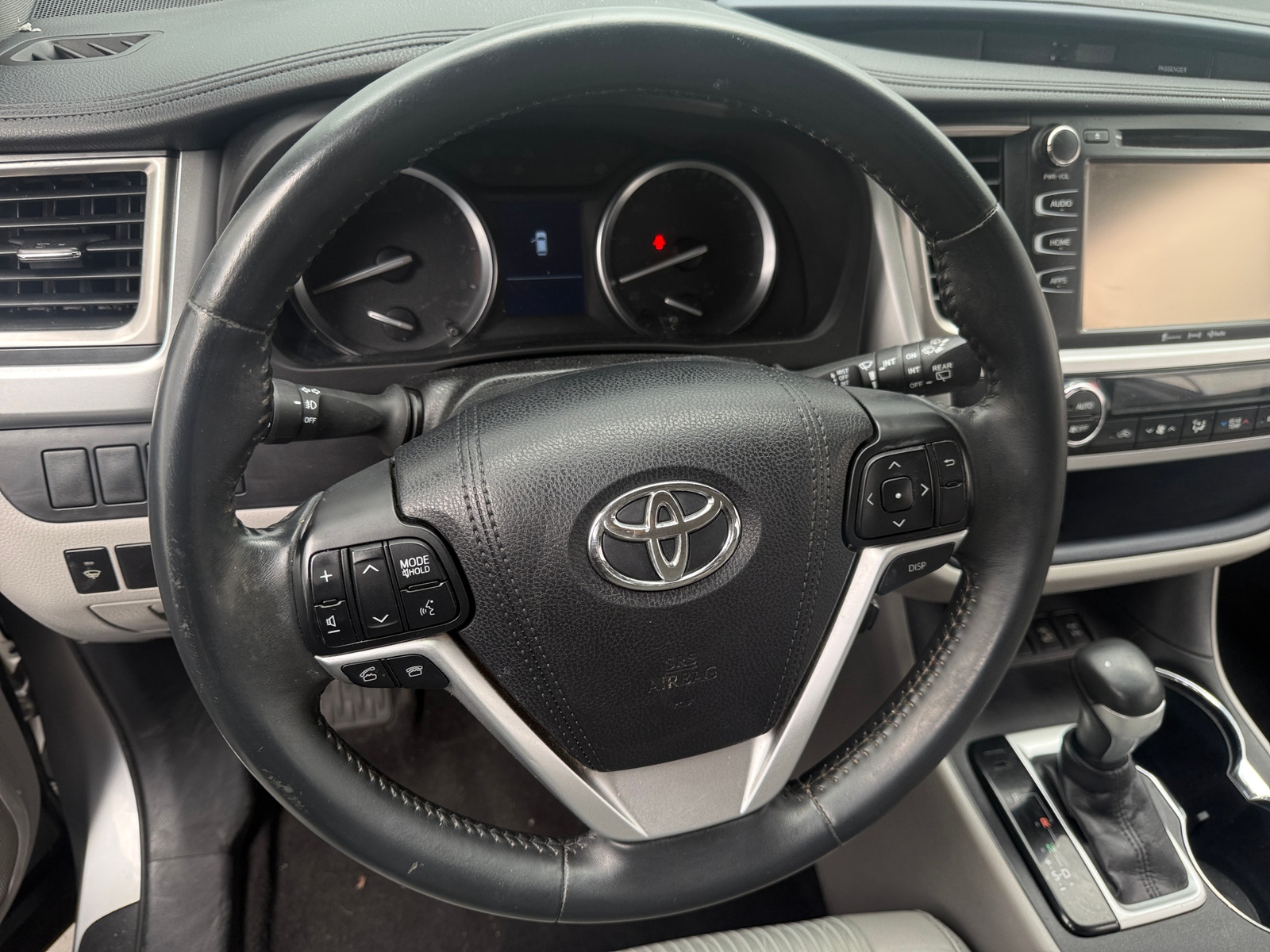 Thumbnail: 2016 Toyota Highlander - 5