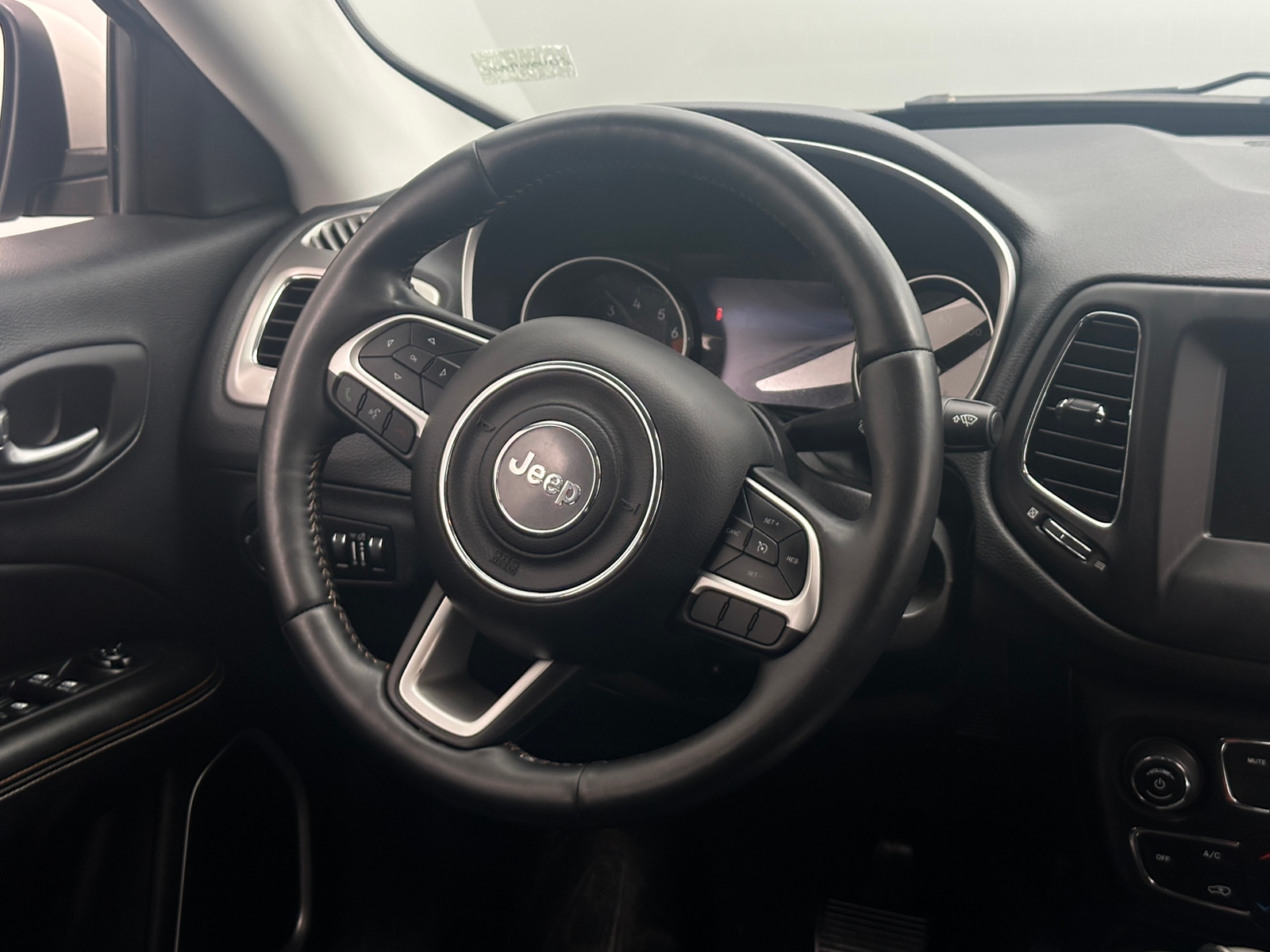 Thumbnail: 2018 Jeep Compass - 5
