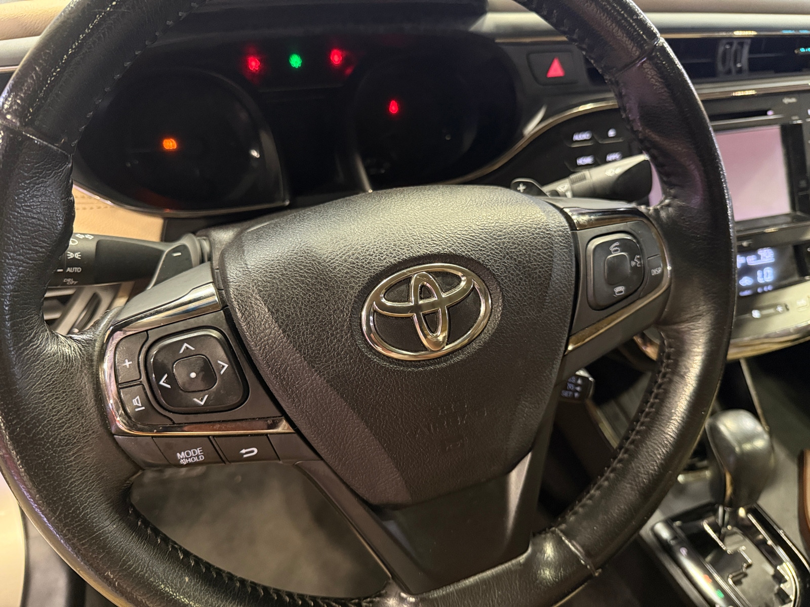 Thumbnail: 2016 Toyota Avalon - 4