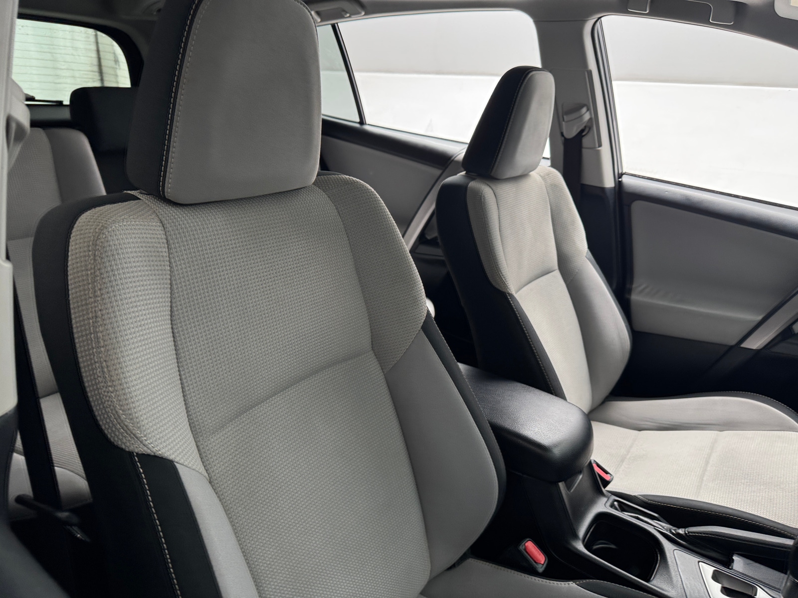 Thumbnail: 2017 Toyota RAV4 - 2