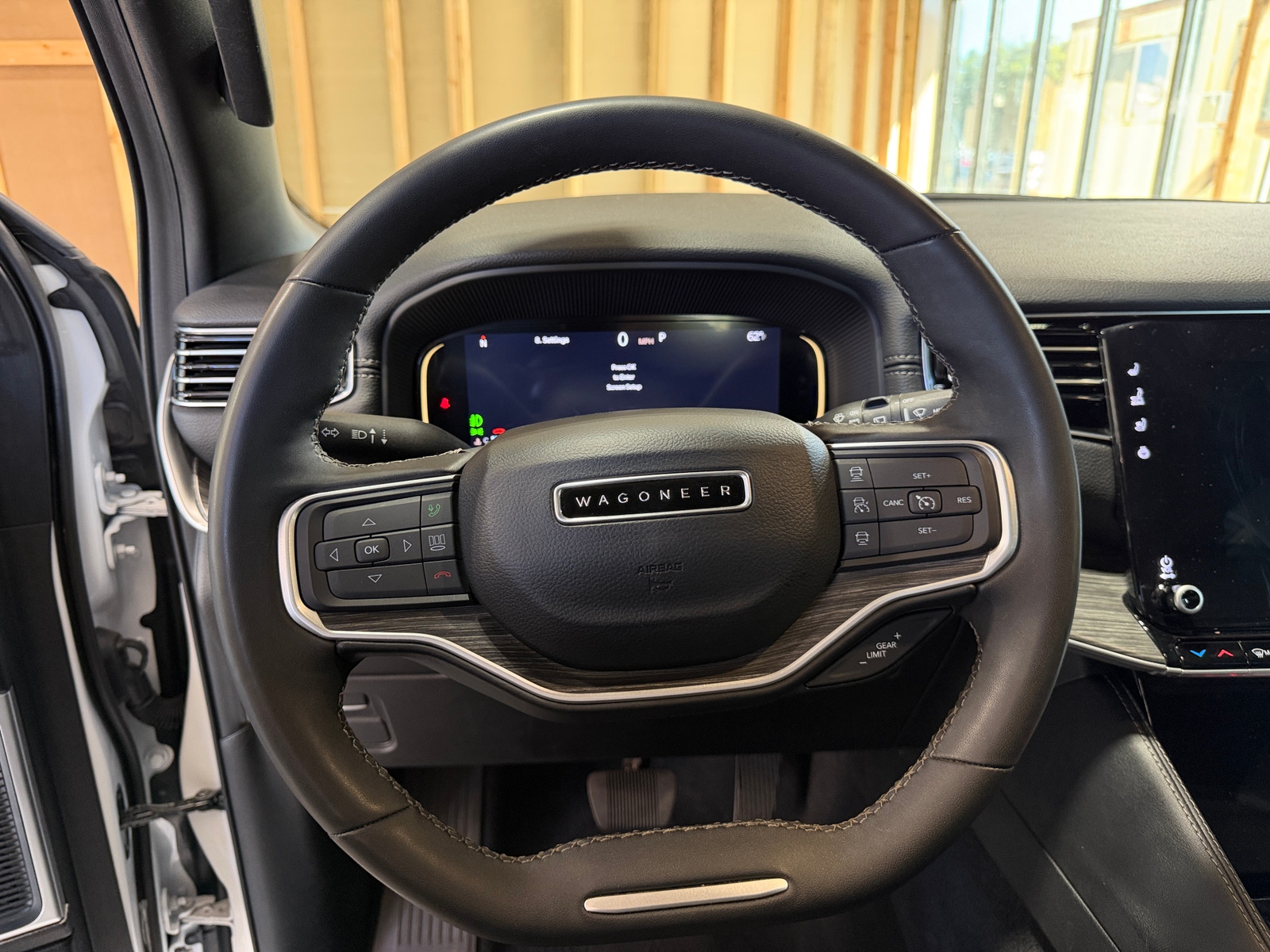 Thumbnail: 2024 Jeep Wagoneer - 4