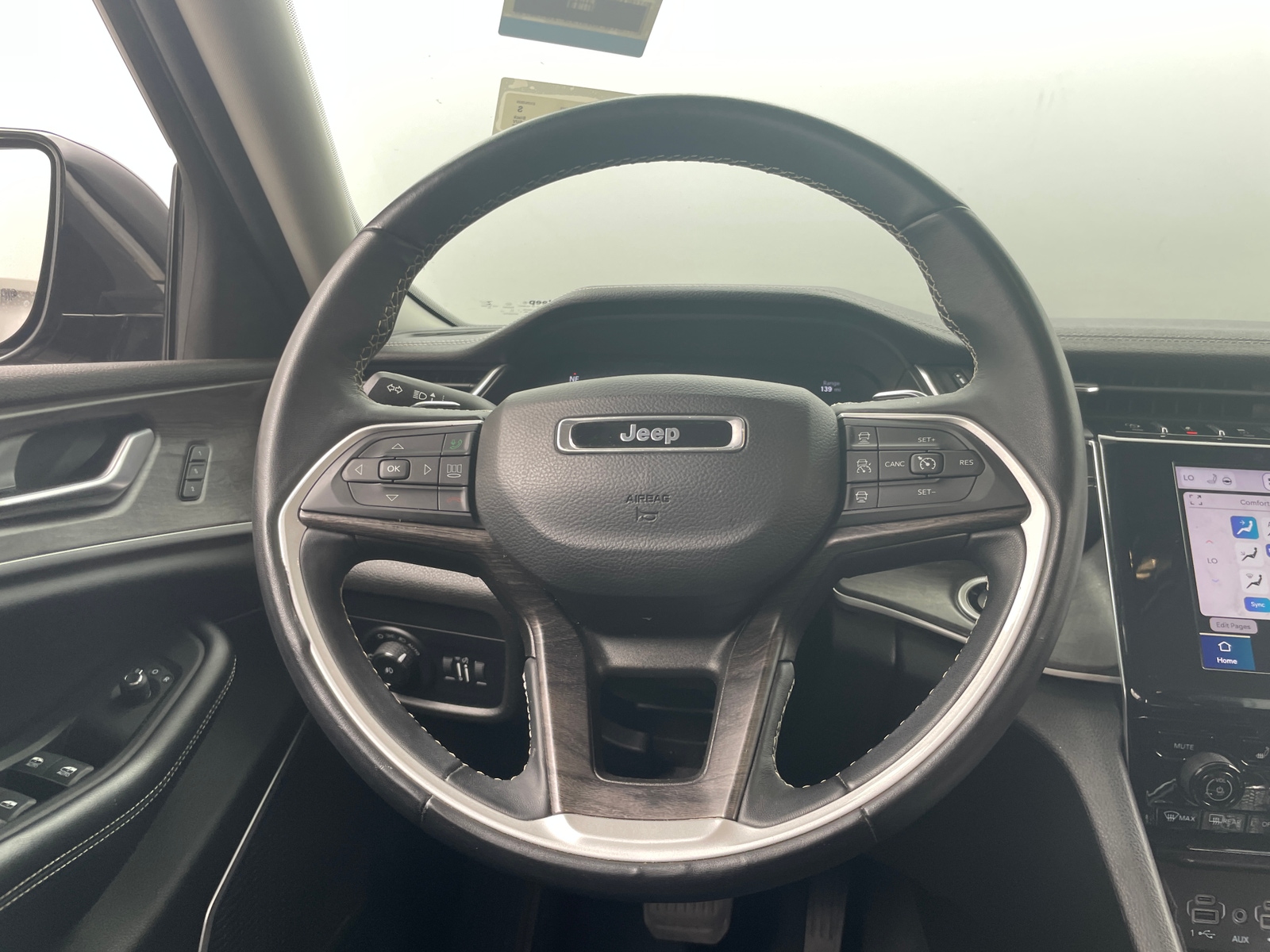 Thumbnail: 2022 Jeep Grand Cherokee L - 4