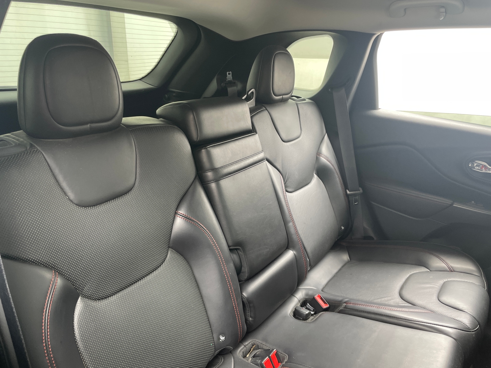 Thumbnail: 2019 Jeep Cherokee - 5