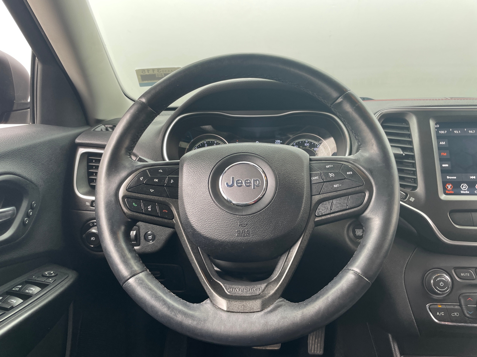 Thumbnail: 2019 Jeep Cherokee - 4