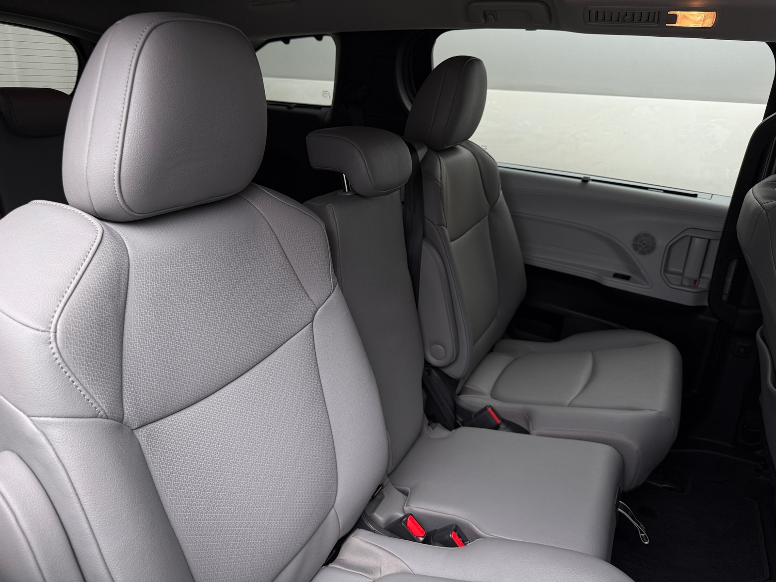 Thumbnail: 2026 Toyota Sienna - 5