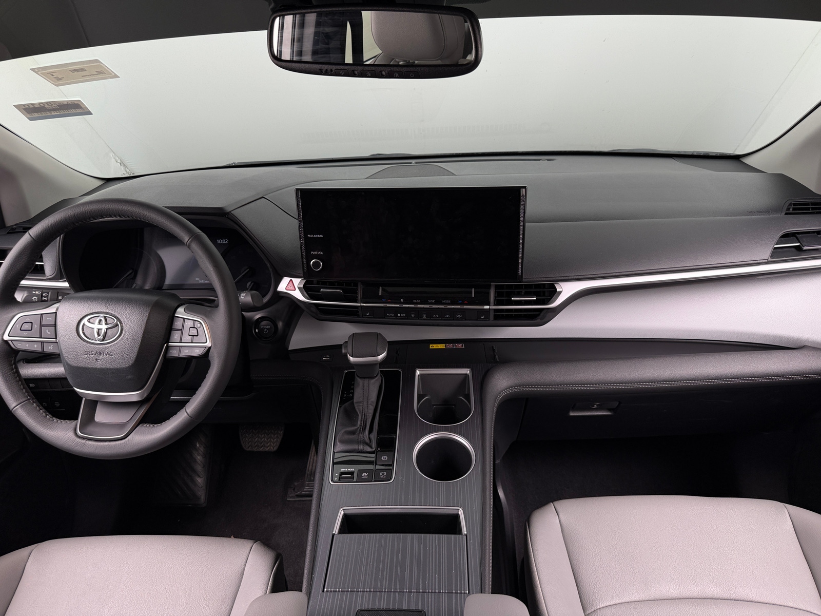Thumbnail: 2026 Toyota Sienna - 2
