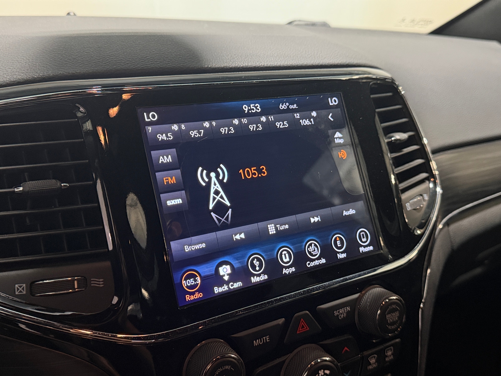 Thumbnail: 2019 Jeep Grand Cherokee - 3