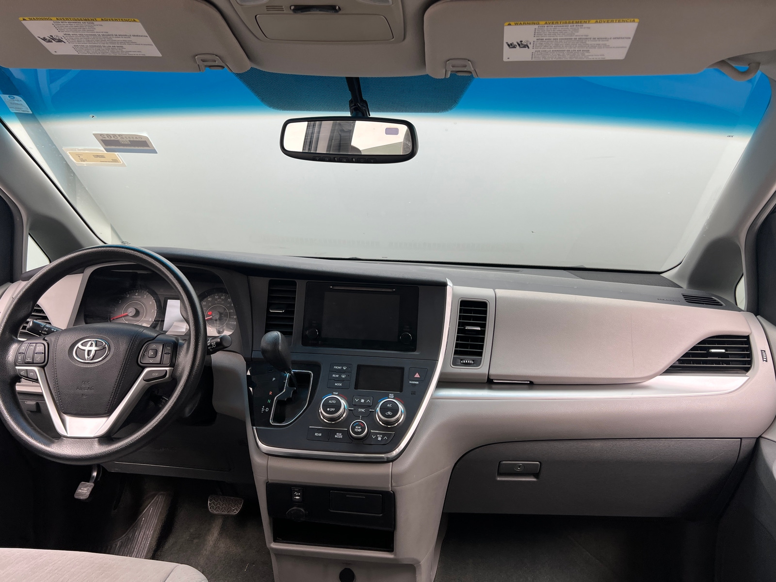 Thumbnail: 2015 Toyota Sienna - 3