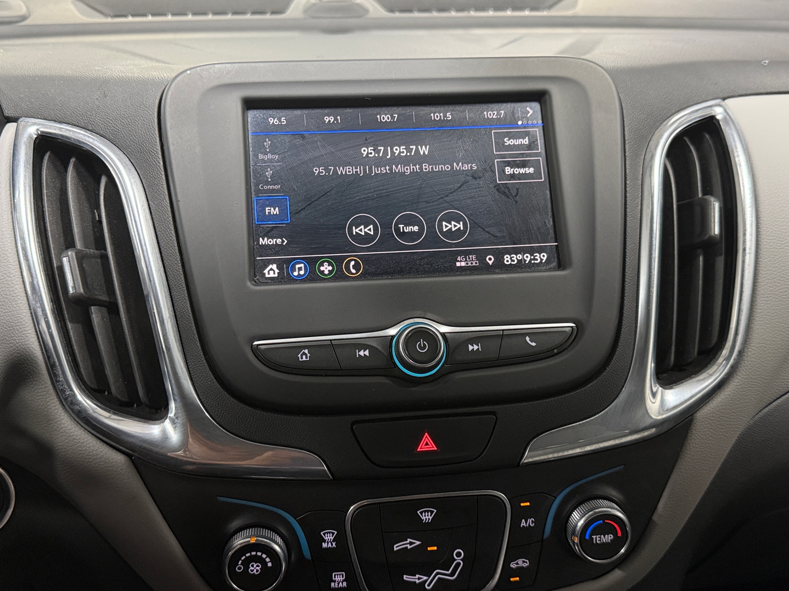 Thumbnail: 2021 Chevrolet Equinox - 4