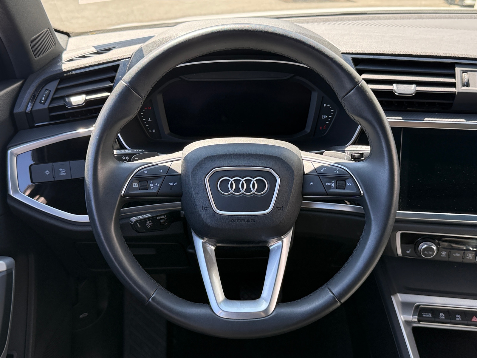 Thumbnail: 2025 Audi Q3 - 4