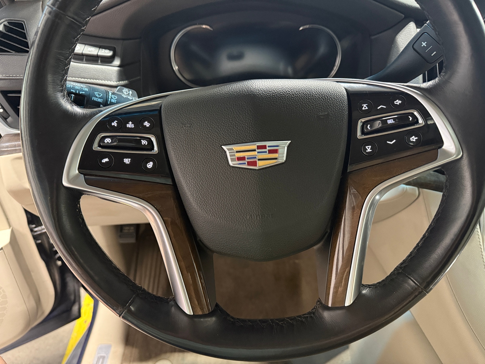 Thumbnail: 2018 Cadillac Escalade - 4