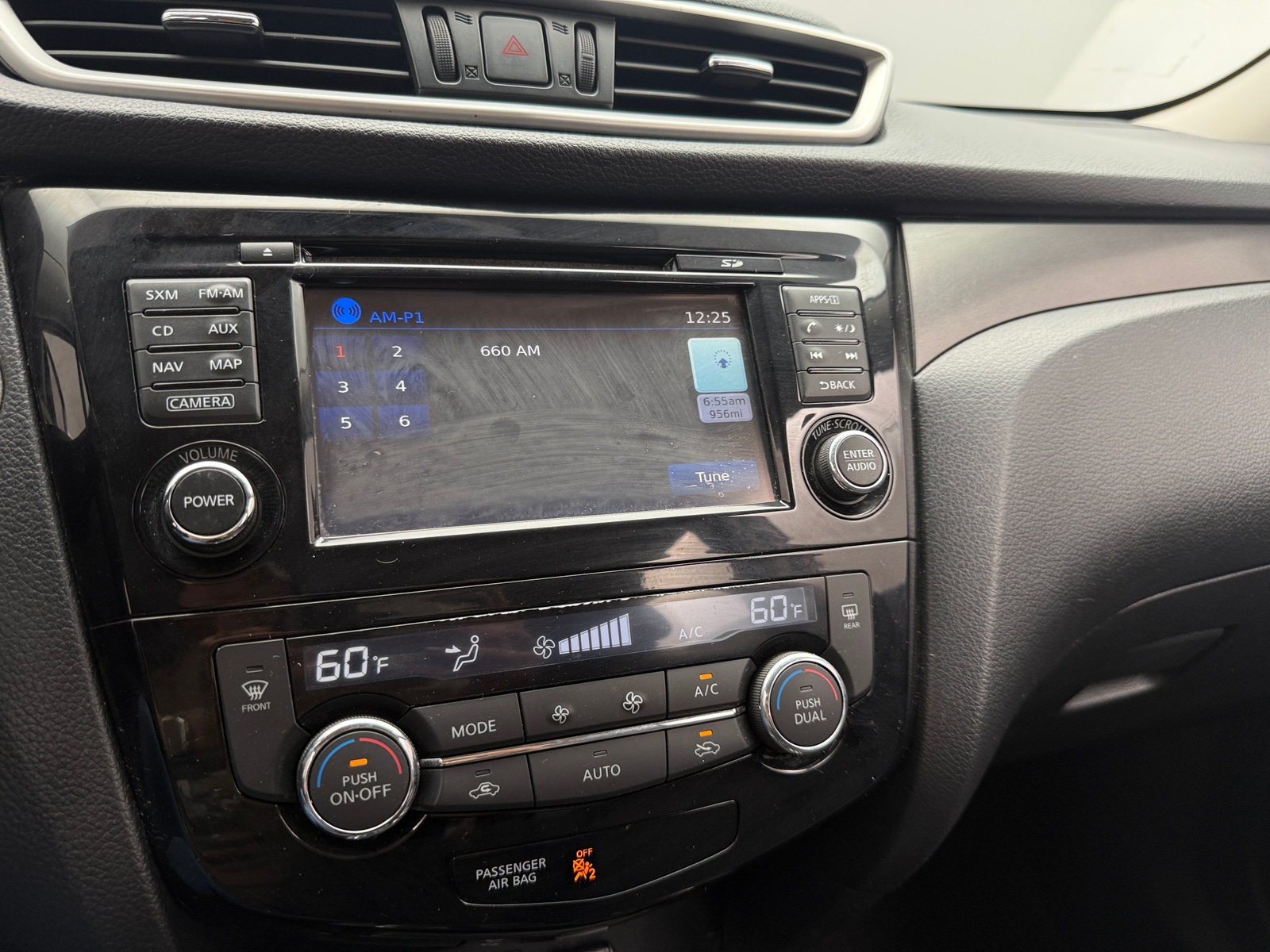 Thumbnail: 2016 Nissan Rogue - 4