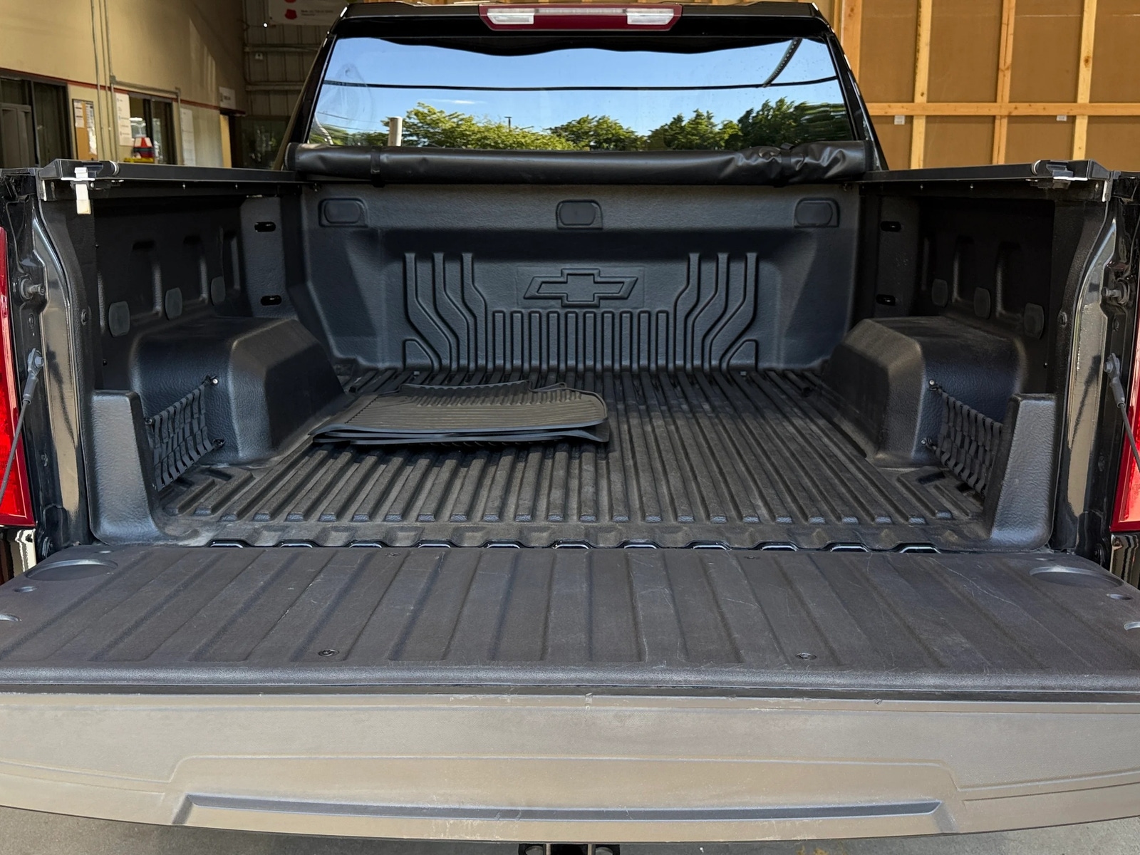 Thumbnail: 2023 Chevrolet Silverado 1500 - 7